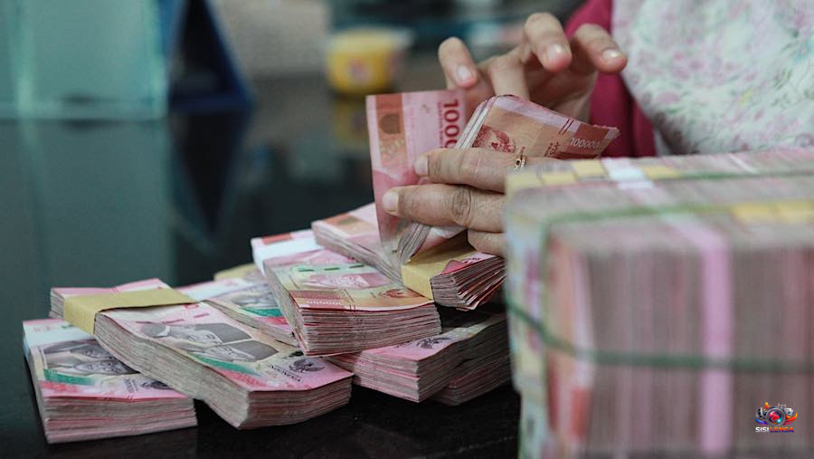 "Makan Tabungan" Berlanjut, Rata-Rata Saldo Warga RI Kini Terendah dalam 7 Tahun Terakhir