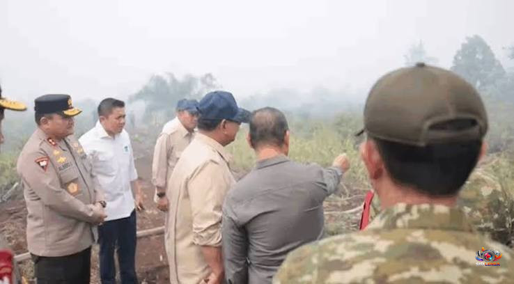 Tiba di Kalbar, Prabowo Pimpin Rapat Penanganan Karhutla: 198 Hotspot Terdeteksi