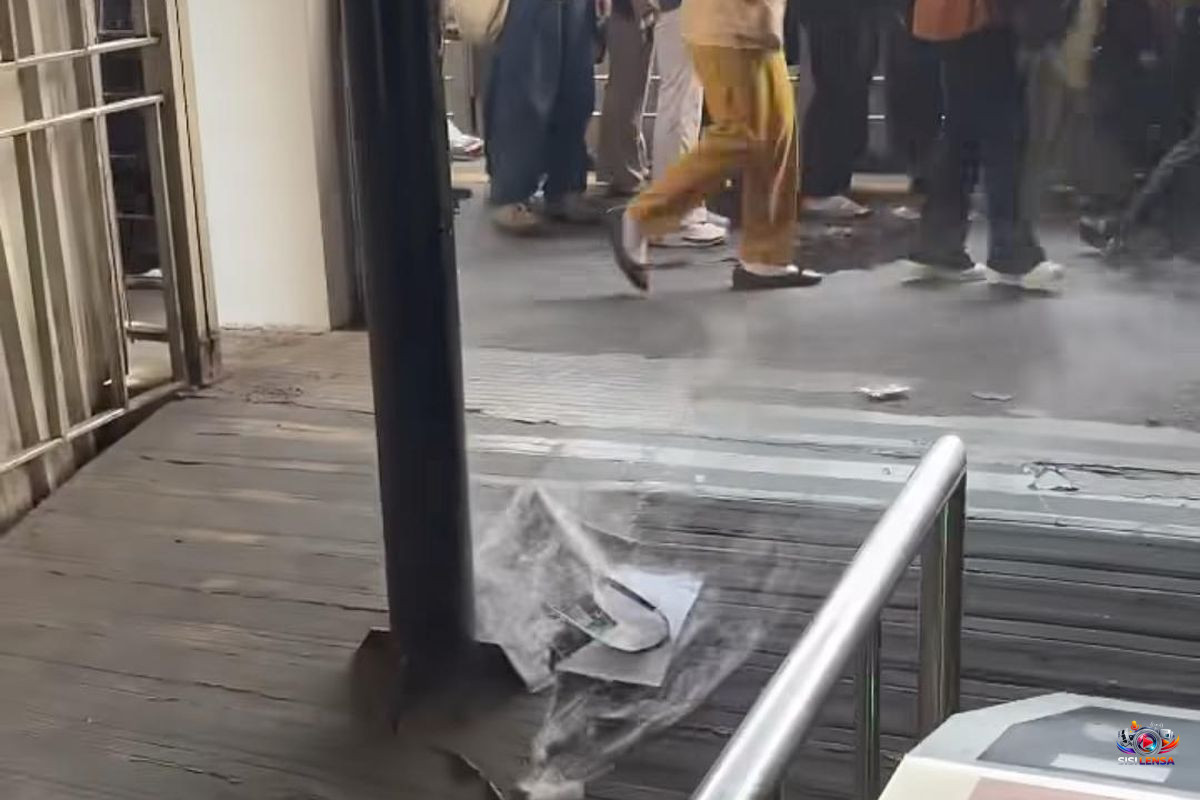 Dua Ponsel Penumpang Terbakar di Commuter Line Rangkasbitung–Tanah Abang, Kereta Sempat Dipenuhi Asap