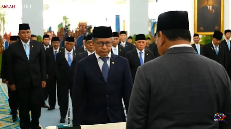 Rocky Gerung Kini di Lingkar Istana: Dilantik Jadi Wantimpres, Tegaskan Sikap Kritis Tetap Sama