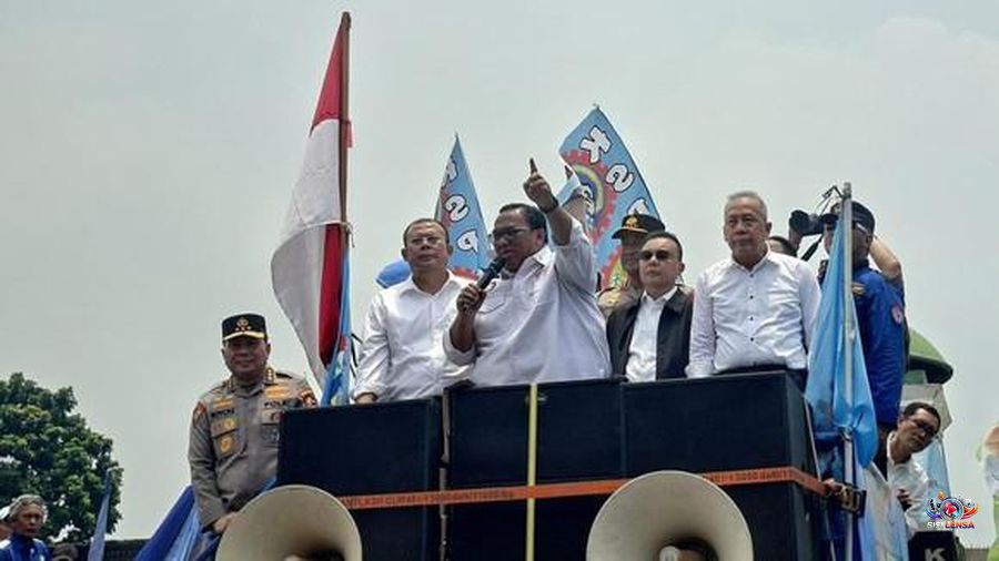 Dasco dan Kapolri Temui Massa Buruh usai Pengesahan UU Pelindungan Ketenagakerjaan