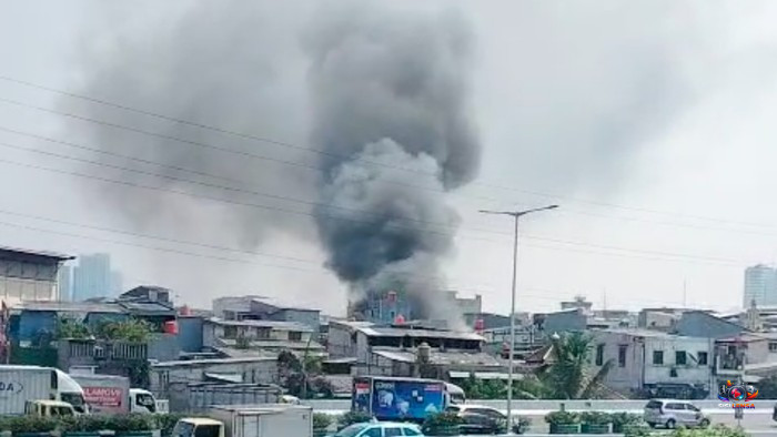 Kebakaran Landa Permukiman di Penjaringan Jakarta Utara, 22 Unit Damkar Dikerahkan
