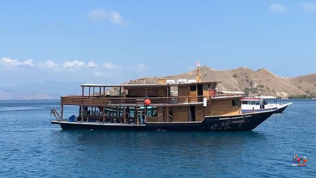Kapal Pinisi KM Feronia Terbalik di Labuan Bajo, Satu Penumpang Masih Hilang
